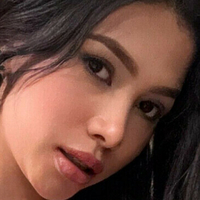 Adriana Valentina Naken