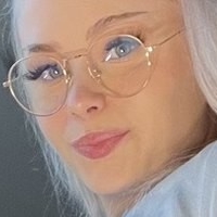 alyssa Naken