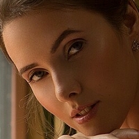 Anastasia Mayer Naken