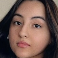 Anneiise Naken