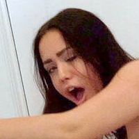 Anni Grant Naken