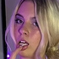 Annie Angel Naken