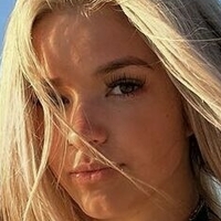 Ashley Wallace Naken