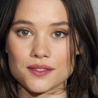 Astrid Bergès-Frisbey Naken