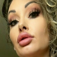 bombshelldezfree Naken