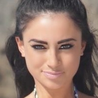 Brina Chantal Naken