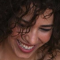 Cantora Flora Matos Naken