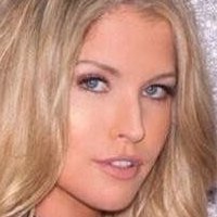 Carly Lauren Naken