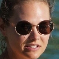 Cassandra Jean Amell Naken