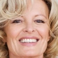 Claudia Neidig Naken