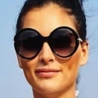 Elieselouise Naken