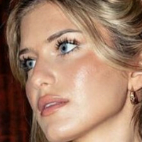 Elizabeth Mousseau Naken