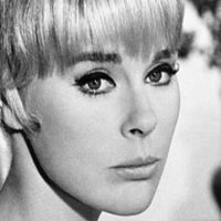 Elke Sommer Naken