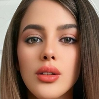 Elle Mu Naken