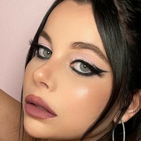 Ellise Naken