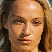 Emma Fuhrmann Vidal Naken