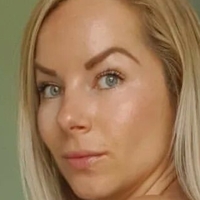 Emma May Naken