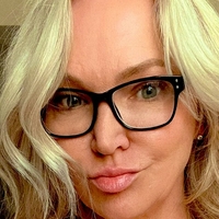 Erikka Devine Naken