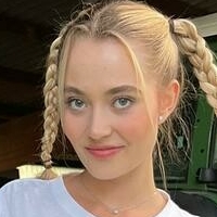 farmer.emily Naken