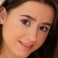 Gabriella Lati Naken