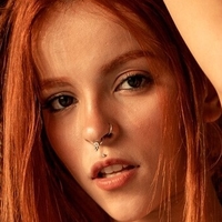 Giovanna Jung Naken