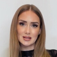 Goddess Kira Gold Naken