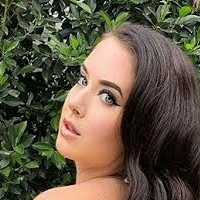 Holly Luyah Naken