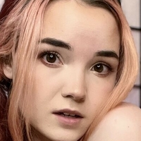 holoraevyn Naken