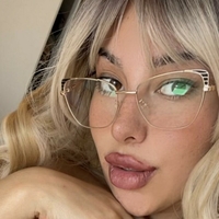 immili Naken