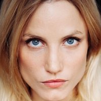 Isabel Thierauch Naken