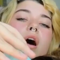 j0ivyy Naken