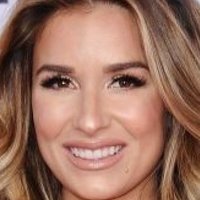 Jessie James Decker Naken
