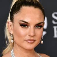 JoJo Levesque Naken