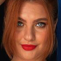Julia Naken