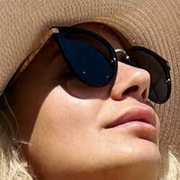 Juliana Novak Naken