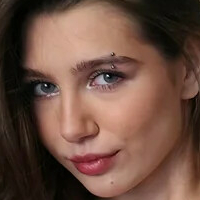Kat Petitee Naken