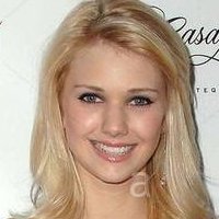 Katie Gil Naken