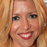 Kelly Devine Naken