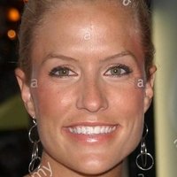 Kinsey Packard Naken