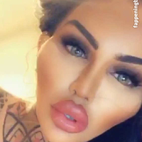 Lady Pleasure Naken