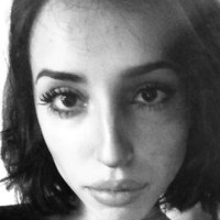 Lara Phillips Naken