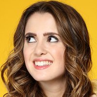 Laura Marano Naken