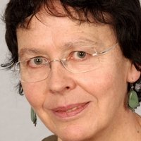Lesley Milne Naken