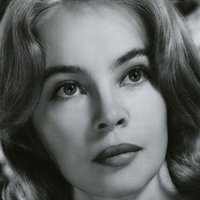 Leslie Caron Naken