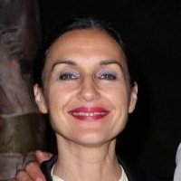 Lisa Zane Naken
