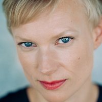 Lise Risom Olsen Naken