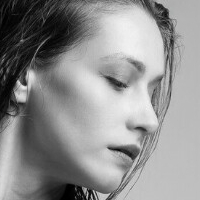 Lucy Holmes Naken
