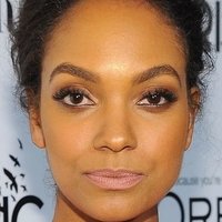 Lyndie Greenwood Naken