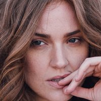 Maggie Geha Naken