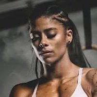 Massy Arias Naken